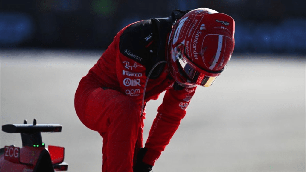 Charles Leclerc ha recentemente conquistato un'altra pole position e un posto sul podio al circuito Hermanos Rodríguez. Il pilota monegasco ha sottolineato le "debolezze" della sua vettura, lamentando la presenza di "molti alti e bassi" che ostacolano le loro prestazioni.