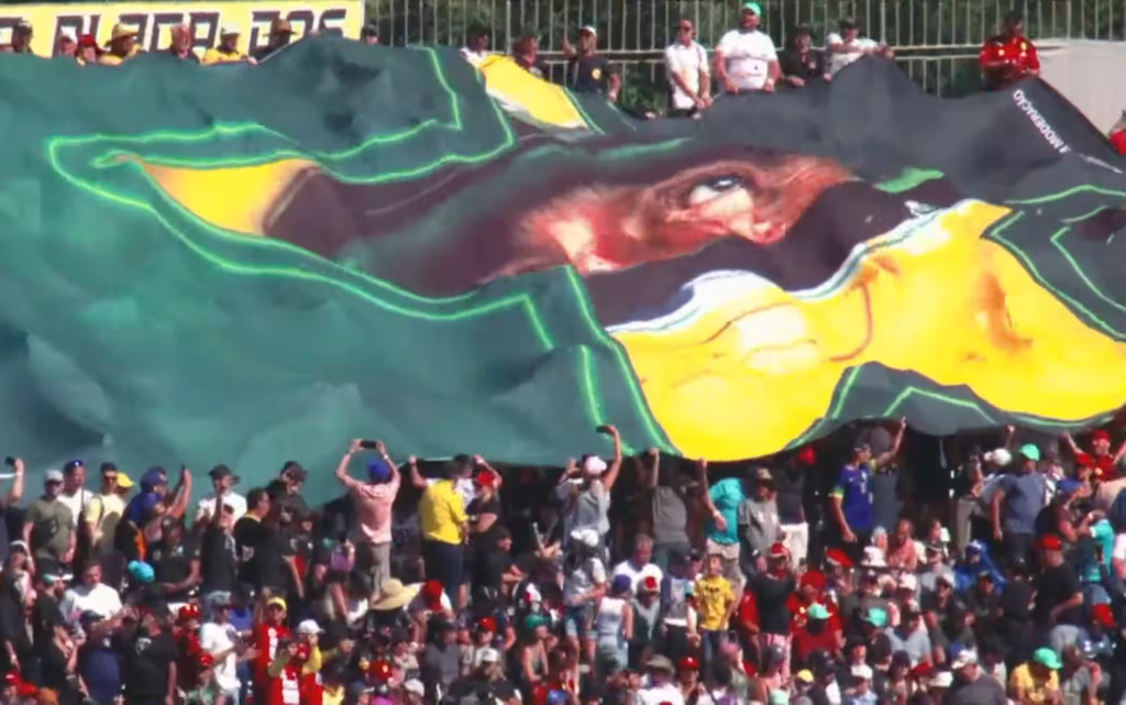 Il Gran Premio del Brasile ha avuto un epilogo negativo a causa dell'invasione della pista da parte di alcuni tifosi prima della fine dell'evento, mentre le vetture erano ancora in azione. La FIA sta conducendo un'indagine su questo incidente e lo sottoporrà al Consiglio Mondiale.