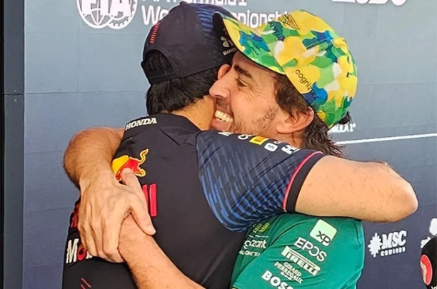 Sembra che la serie di sfortune di Sergio Pérez stia pian piano sparendo. Dopo la gara di Interlagos, il messicano si è praticamente assicurato il secondo posto nel campionato, a due gare dalla fine dell'anno.