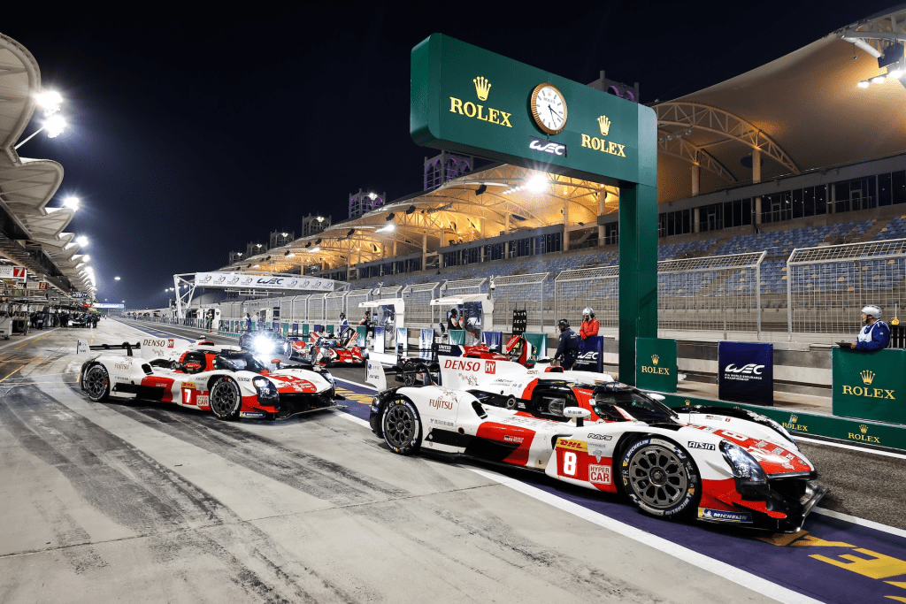 Toyota ha confermato la sua posizione di leader, con Kamui Kobayashi alla guida della GR010 HYBRID n. 7 nelle FP2 in Bahrain...