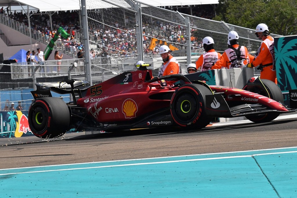 carlos sainz ferrari f1 75 1