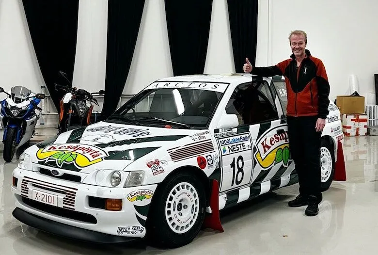f1c5e336e135cdb826aa7fdb45a710e0.Harri Kalle car.jpg