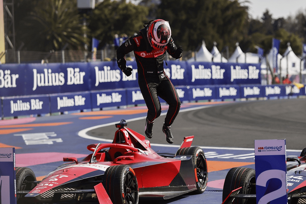 Jake Dennis dopo la vittoria dello scorso E-Prix di Città del Messico