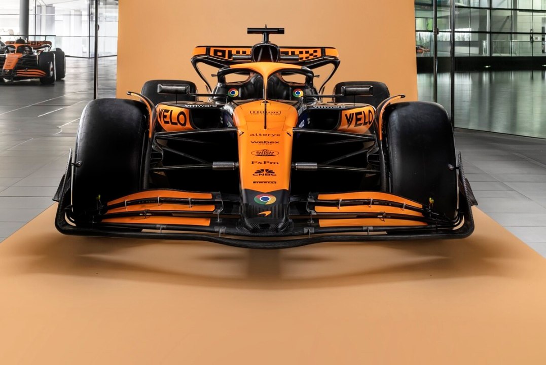 McLaren MCL38