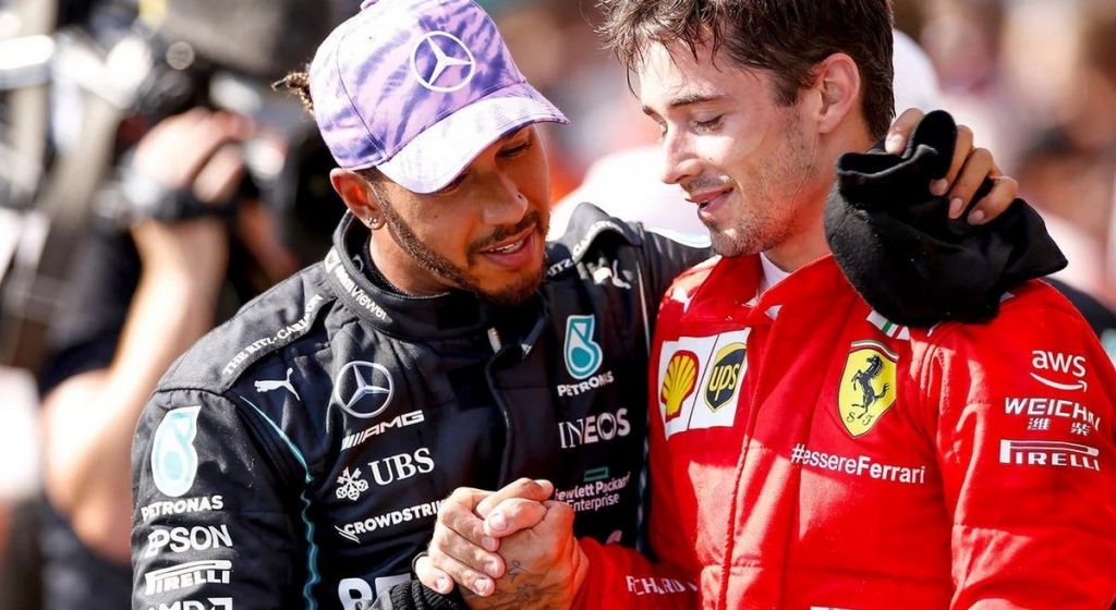 Lewis Hamilton sarebbe in procinto di un trasferimento sensazionale alla Ferrari per il 2025, con una decisione sul suo futuro attesa a breve.