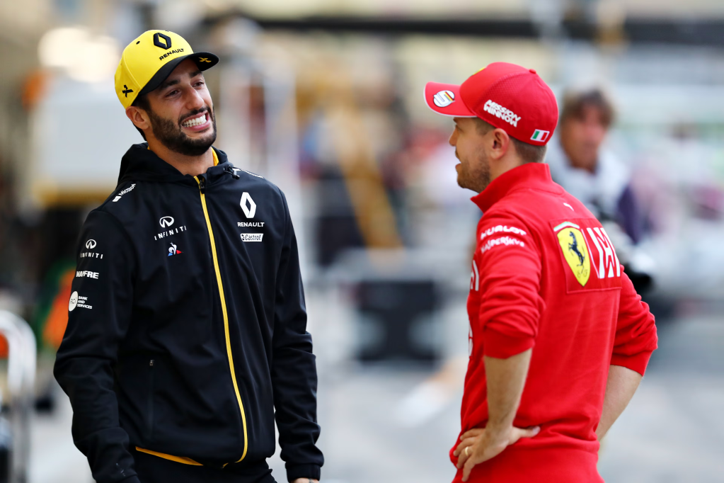 Daniel Ricciardo ha rivelato come sia stato vicino a unirsi alla Ferrari per una stagione per fare coppia con Charles Leclerc.