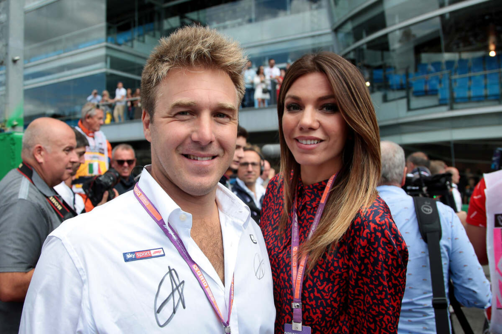 Davide Valsecchi, ex opinionista di Sky Sport per la Formula 1, ha deciso di concludere la sua esperienza con l’azienda. "Forse era arrivato il momento di cambiare". L'ex pilota automobilistico di 37 anni è stato un volto amato tra gli appassionati di F1 dal 2013.
