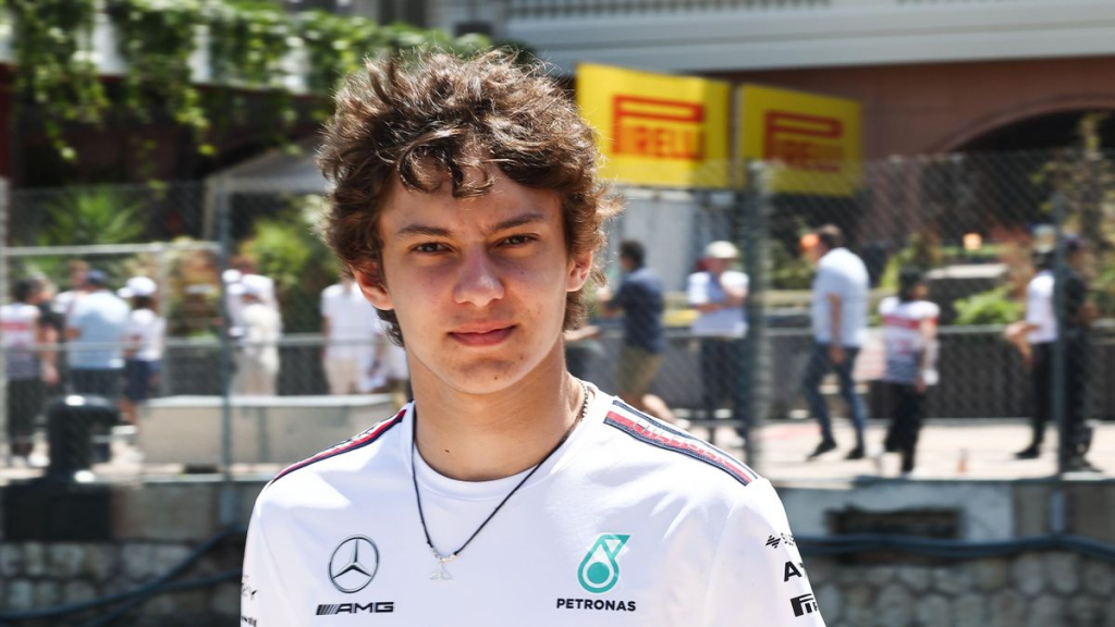 Toto Wolff ammette che la Mercedes non si è impegnata in un contratto di Formula 1 a lungo termine con Lewis Hamilton perché non voleva rischiare di perdere Andrea Kimi Antonelli.