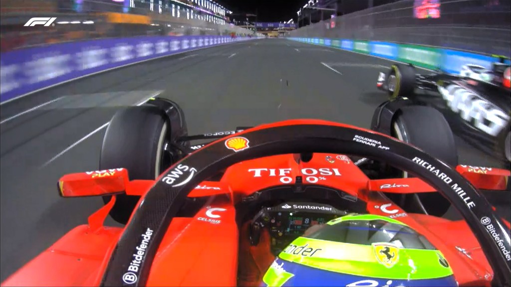 Pronti per seguire insieme a noi il GP dell'Arabia Saudita. Prima fila con Verstappen e Leclerc, seguiti da Sergio Perez e Fernando Alonso...