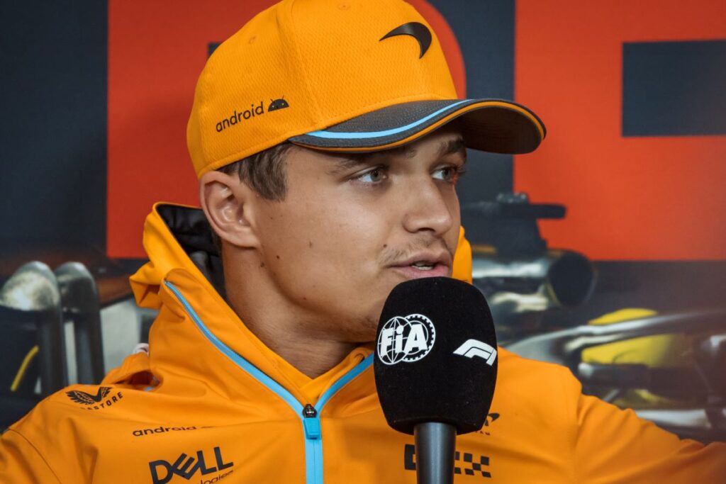 Lando Norris ai microfoni dei media