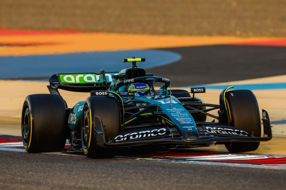fernando alonso aston martin a 21
