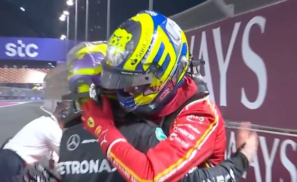 Il Team Principal della Ferrari, Vasseur, si è trovato a dover gestire le voci su un futuro in Rossa per Oliver Bearman per il post-Lewis Hamilton.