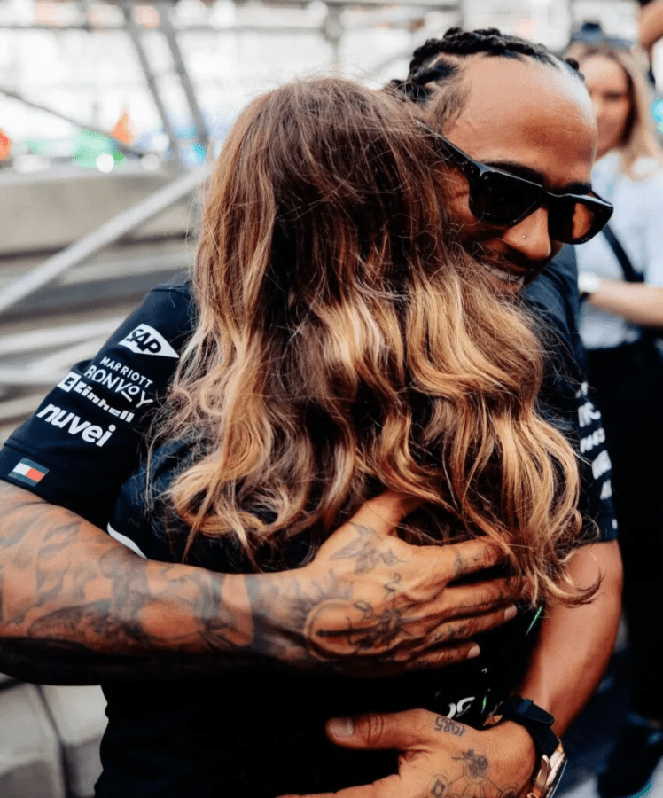 La vincitrice di gara-2 della F1 Academy, Doriane Pin, è stata penalizzata di 20 secondi, promuovendo Abbi Pulling, seconda classificata, sul gradino più alto del podio.