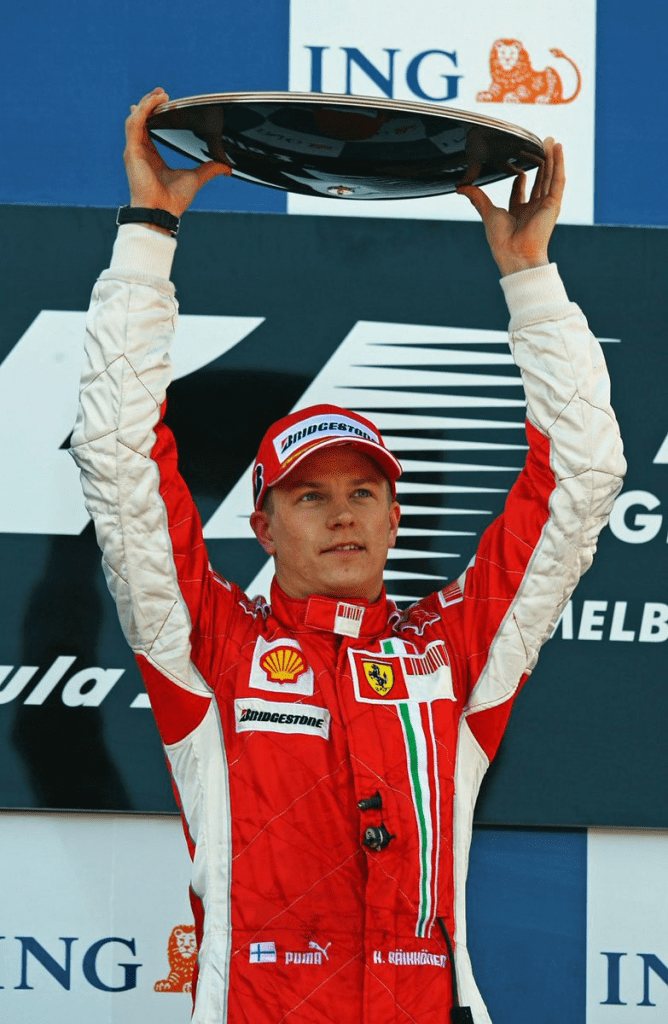 Il Gran Premio d'Australia del 2007 è stato un evento straordinario che ha visto emergere un protagonista indiscusso: Kimi Raikkonen. Il pilota finlandese ha stupito il mondo della Formula 1 con una prestazione eccezionale, conquistando la sua prima vittoria con la Ferrari e segnando l'inizio di una stagione entusiasmante.