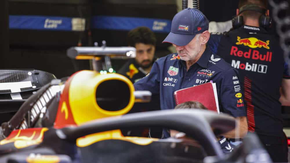 Adrian Newey analizza il nuovo progetto Red Bull, sottolineandone alcuni importanti cambiamenti che hanno fatto evolvere la RB20.