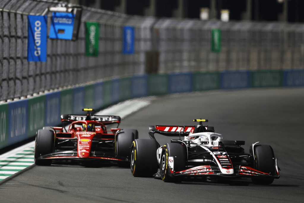 Nico Hulkenberg ha relativizzato la prestazione di Oliver Bearman in Arabia Saudita e ha indicato che la seconda miglior macchina l’ha aiutato a finire al settimo posto al debutto.