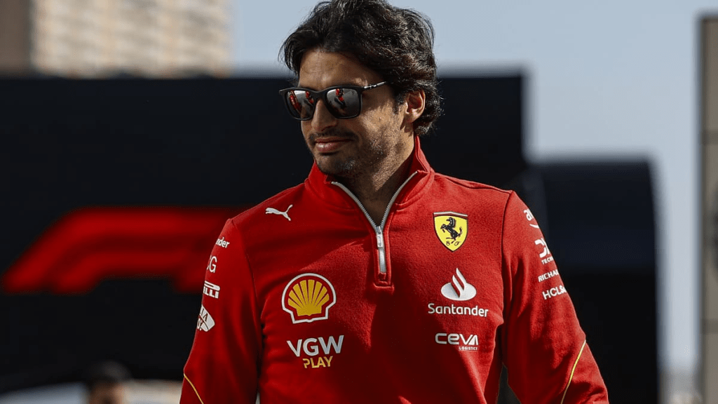 Carlos Sainz tornerà nell'abitacolo della sua SF-24 nel Gran Premio d'Australia di questo fine settimana, appena due settimane dopo aver subito un intervento chirurgico per appendicite.