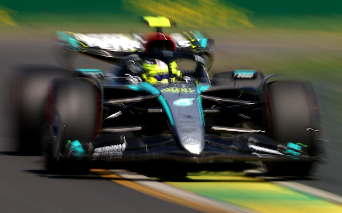 Un drastico cambio di assetto sulla vettura di Lewis Hamilton "è fallito", ha ammesso il team, dopo che aveva fatto segnare il secondo tempo più lento nella seconda sessione di prove libere di venerdì.