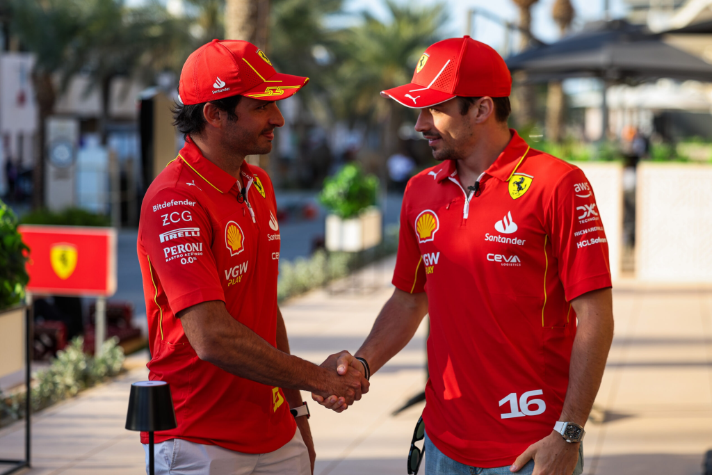 Secondo Luigi Mazzola, ex ingegnere Ferrari e presenza fissa negli studi di Race Anatomy, Carlos Sainz non darà fastidio a Charles Leclerc, ma vorrà dimostrare di essere più forte.