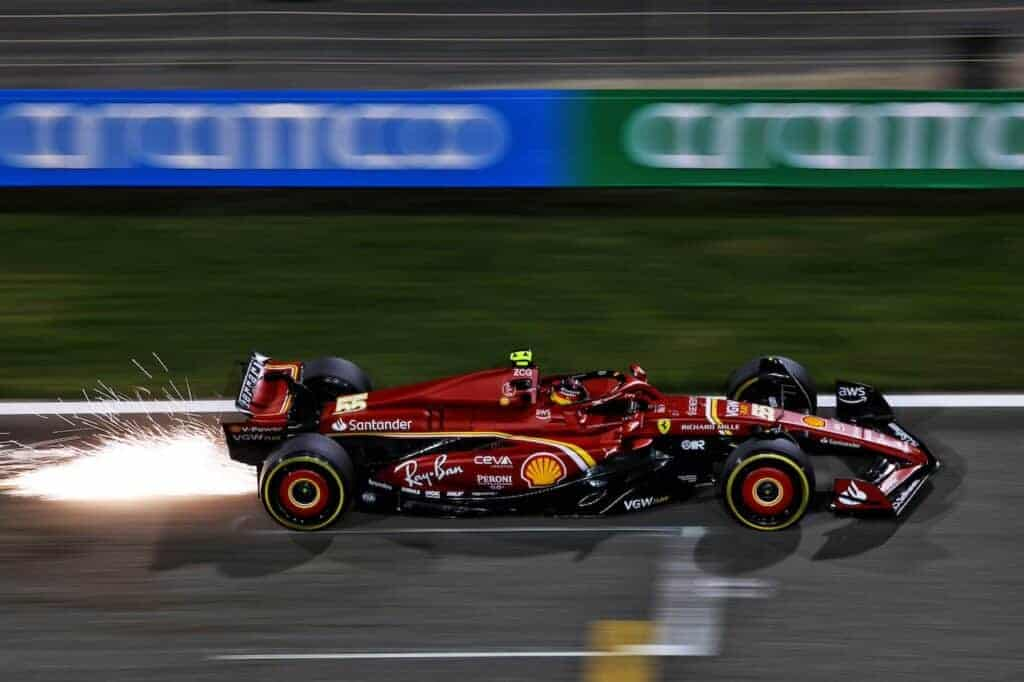 Secondo Luigi Mazzola, ex ingegnere Ferrari e presenza fissa negli studi di Race Anatomy, Carlos Sainz non darà fastidio a Charles Leclerc, ma vorrà dimostrare di essere più forte.