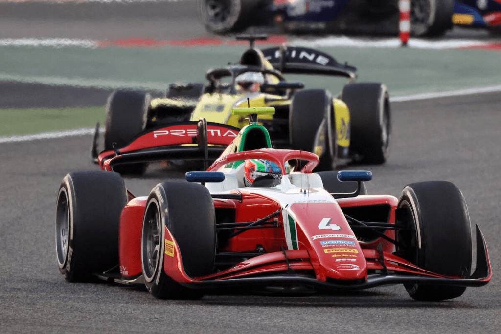 Il team principal di Mercedes, Toto Wolff, ha ammesso di aver forse esagerato nel parlare di Andrea Kimi Antonelli, la giovane promessa della squadra, che ha fatto il suo debutto in Formula 2 nel corso del weekend.