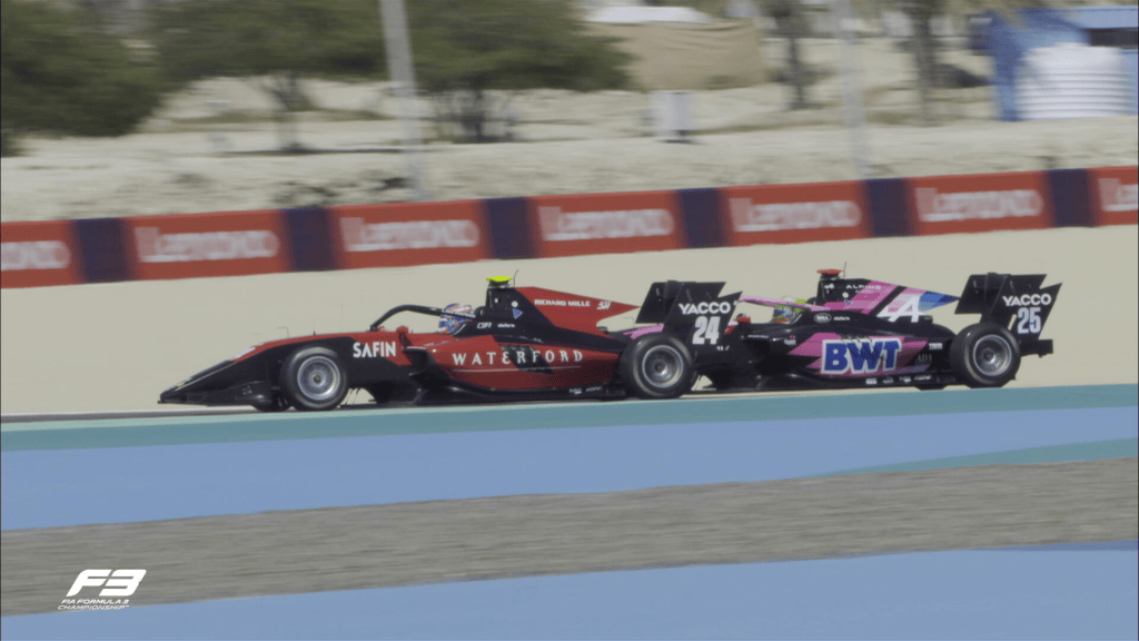 Vittoria al debutto per Arvin Lindblad, pilota del programma Junior Red Bull. Il britannico della Red Bull batte Van Hoepen e Fornaroli.