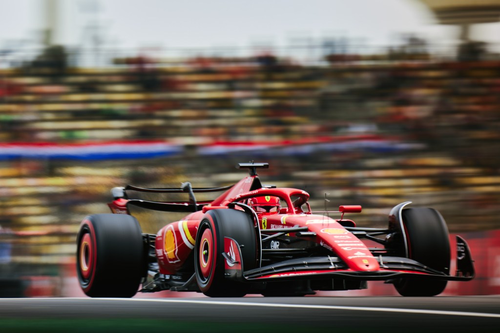 Vasseur ha commentato le qualifiche della Sprint, analizzando i problemi di Leclerc. La Ferrari potrebbe avere un possibile vantaggio domani.