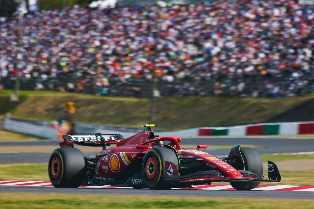La SF-24 di Carlos Sainz durante il 43esimo giro del Gran Premio a Suzuka 2024