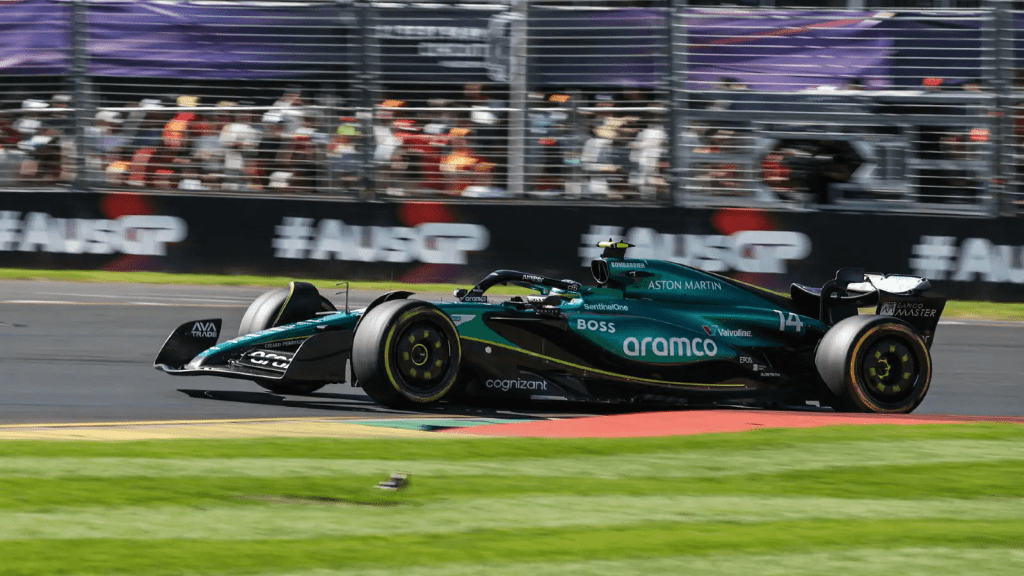 Fernando Alonso vuole chiarire il suo futuro in Formula 1 prima dell'estate. Il pilota della Aston Martin sta "spingendo molto"  per un'opportunità in Red Bull.