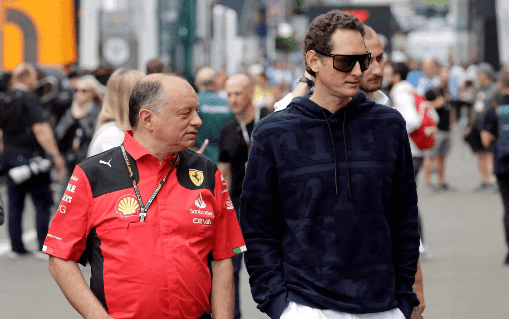 John Elkann elogia il lavoro svolto dalla Ferrari ed i prossimi obiettivi, sottolineando che si può sempre migliorare. E cita Lewis Hamilton!