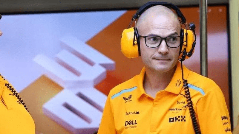 David Sánchez potrebbe restare legato alla Formula 1 con la Alpine. Almeno queste sono le ultime indiscrezioni che circolano. La squadra francese sta attraversando un periodo difficile e l'arrivo dell'ingegnere potrebbe essere una spinta per loro, ma anche per la sua carriera professionale, dopo essersi separato dalla McLaren solo pochi mesi dopo il suo arrivo in squadra. 