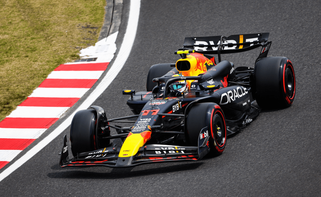 Sergio Perez ha offerto un aggiornamento sul suo futuro in F1 con la Red Bull dopo aver visto un contendente per il suo sedile rimosso dal quadro.