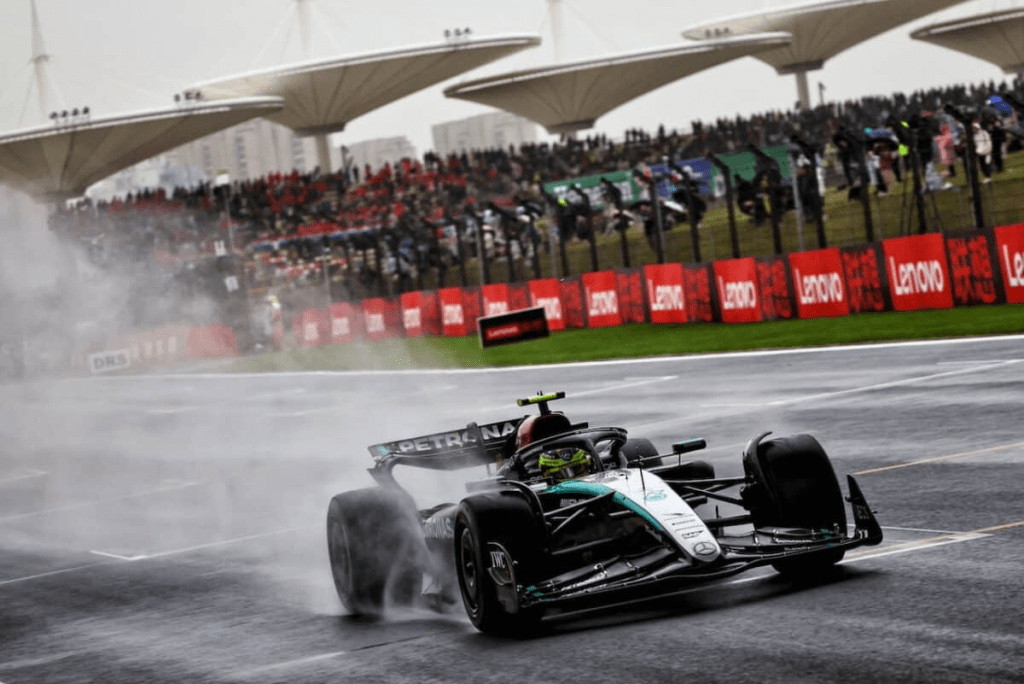 Andrew Shovlin, direttore ingegneristico della Mercedes-AMG Petronas Formula One Team, ha espresso le sfide affrontate durante la giornata di prove al Circuito Internazionale di Shanghai, in vista del Gran Premio della Cina.