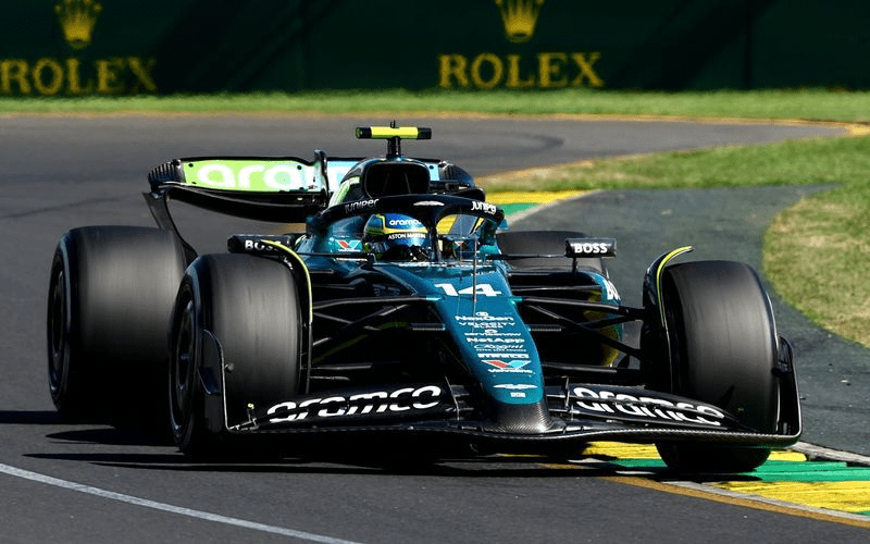 Il Gran Premio del Giappone a Suzuka è noto per essere uno dei circuiti più impegnativi per le squadre di Formula 1, richiedendo un buon bilanciamento tra velocità e aerodinamica. Quest'anno, Red Bull e Aston Martin porteranno importanti aggiornamenti alle loro vetture, con l'obiettivo di migliorare le prestazioni in pista.