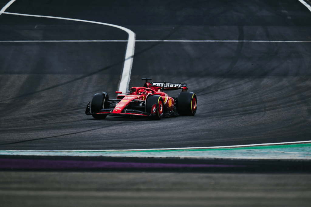 Le pagelle del GP di Cina: Verstappen incontenibile, bene Norris