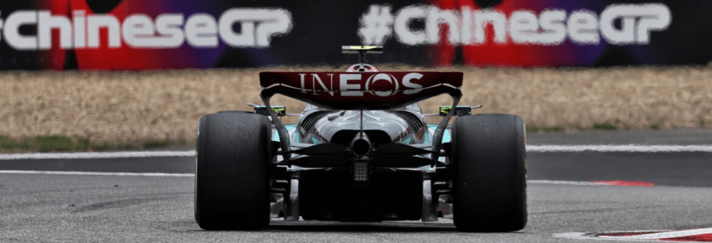 Durante il Gran Premio recentemente concluso, l'attenzione non è stata solo sulle prestazioni delle monoposto, ma anche sulle emozioni e le reazioni dei piloti. Uno dei protagonisti di questo aspetto è stato Lewis Hamilton della Mercedes, oggetto di osservazioni e commenti da parte di Davide Valsecchi.