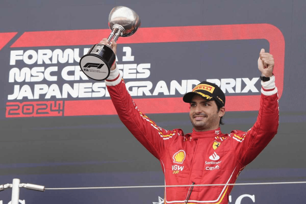 Carlos Sainz spiega che era sicuro di rinnovare con la Ferrari e che l'arrivo di Hamilton sia stato un duro colpo. Il futuro? Da valutare.