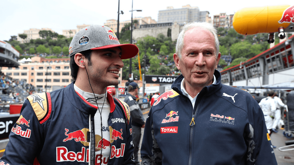 Helmut Marko non ha esitato ad elogiare l'inizio di stagione di Carlos Sainz. Il consulente della Red Bull ha affermato che "il suo stato di forma è affascinante", soprattutto dopo la gara in Australia, dove ha conquistato la vittoria. Tuttavia, l'austriaco ha anche apprezzato le ultime performance di Sergio Pérez con la RB20.