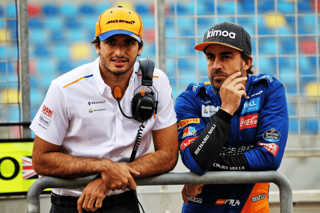 Eddie Jordan è convinto: nel 2025 Sainz correrà per Aston Martin, facendo coppia con il connazionale. Lance Stroll dovrà quindi farsi da parte
