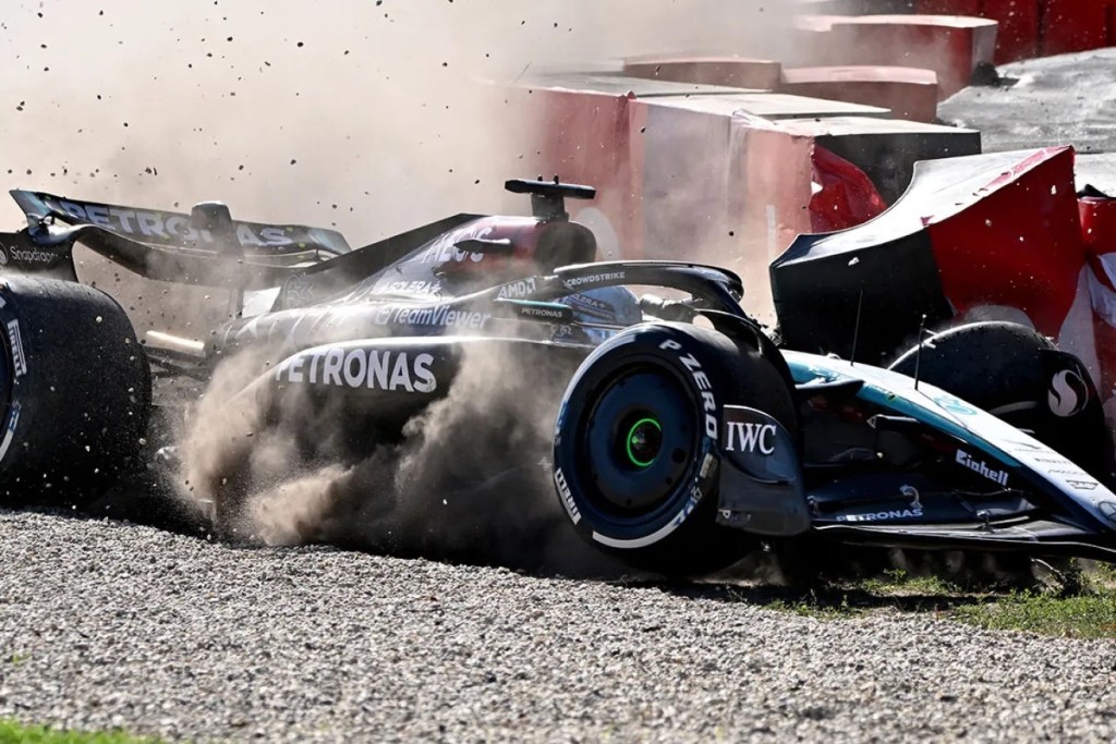 Nico Hulkenberg ha criticato Fernando Alonso per aver scelto la “curva sbagliata" per le sue tattiche difensive contro George Russell al Gran Premio d'Australia di Formula 1 che ha innescato un incidente alla fine della gara.
