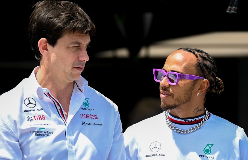 toto wolff and lewis hamilton dt2ky6t929q0103b8oaxguylu