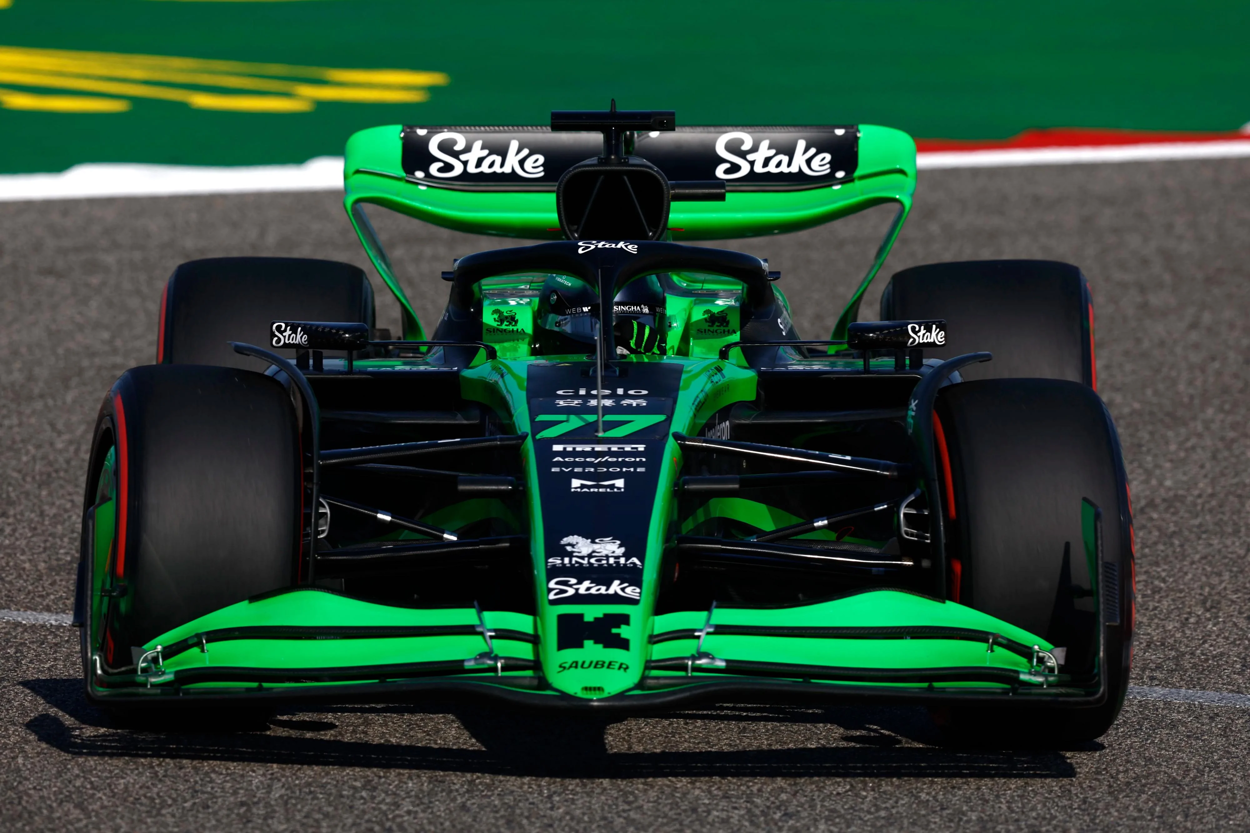 valtteri bottas kick sauber c44 1st free practice 2024 v0 eb3nfvl8nkmc1