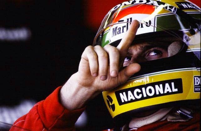 30 anni fa se ne andava, nel nome di Ayrton Senna, la Formula 1. Emozioni e ricordi di tutti coloro adorano e adoreranno sempre Magic.