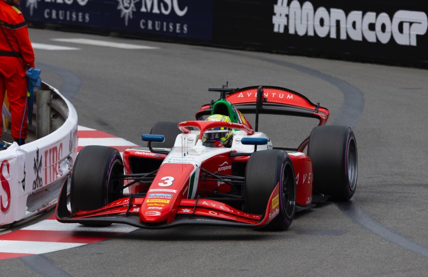 Bearman, penalizzato assieme a Correa e Maini