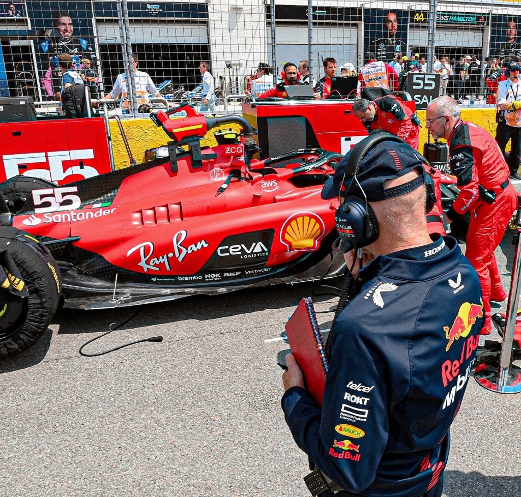 Leclerc commenta le voci su Newey, raccontando che vorrebbe tanto lavorare con Adrian. Sul suo futuro compagno di squadra, Leclerc aggiunge che nutre una grande ammirazione.