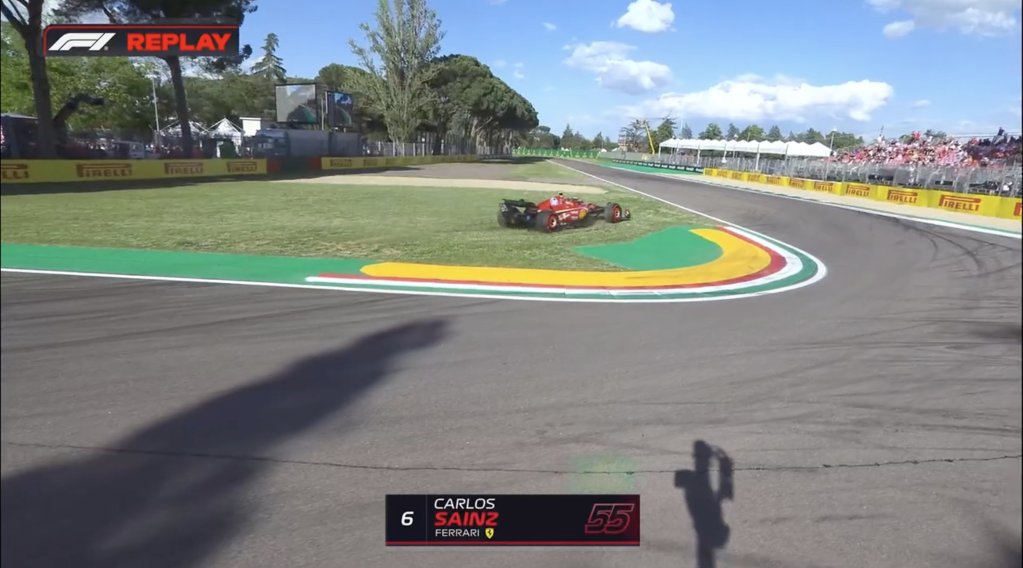 Il pilota monegasco termina le FP2 davanti a tutti, proprio come nelle FP1. Ferrari di Leclerc molto bilanciata, mentre Max combatte con il posteriore.