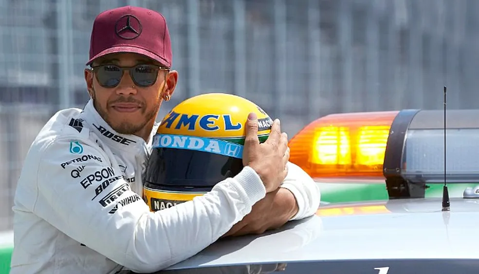 Nell'anniversario dei trent'anni, una lettera immaginaria di Lewis Hamilton al suo idolo di sempre Ayrton Senna.