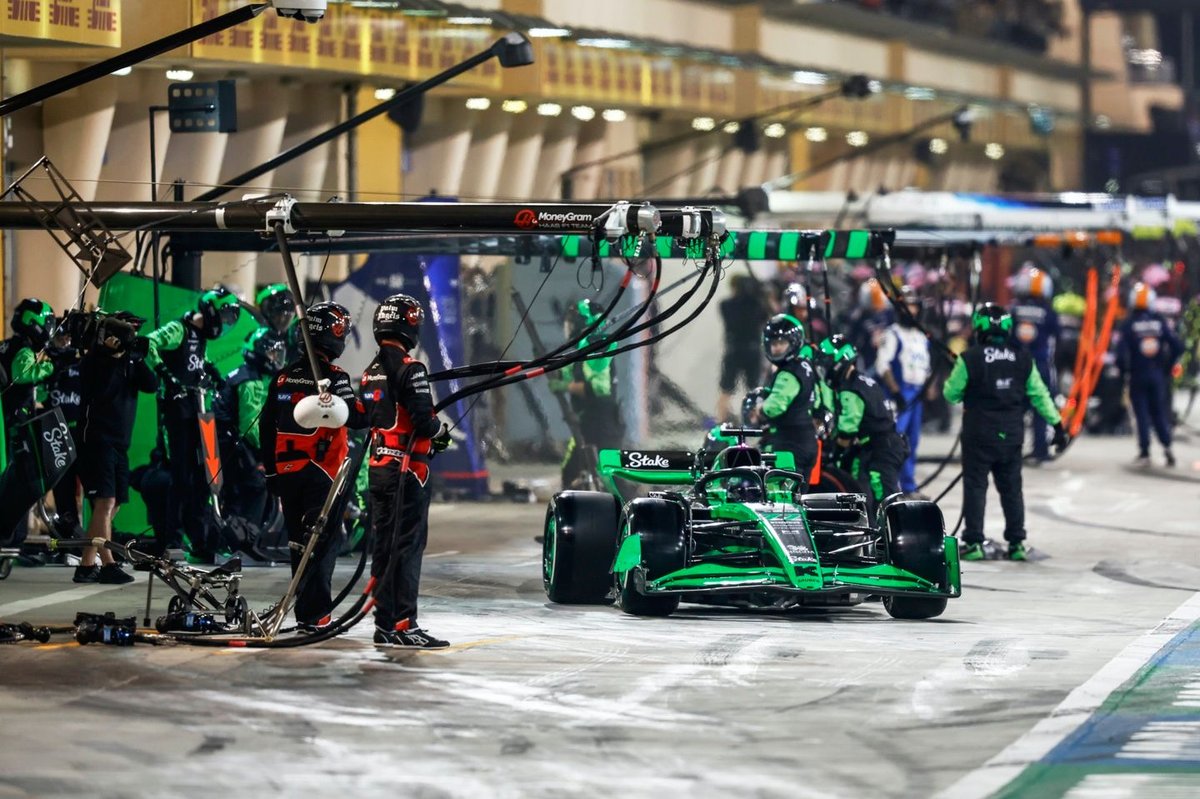 Sauber pit stop