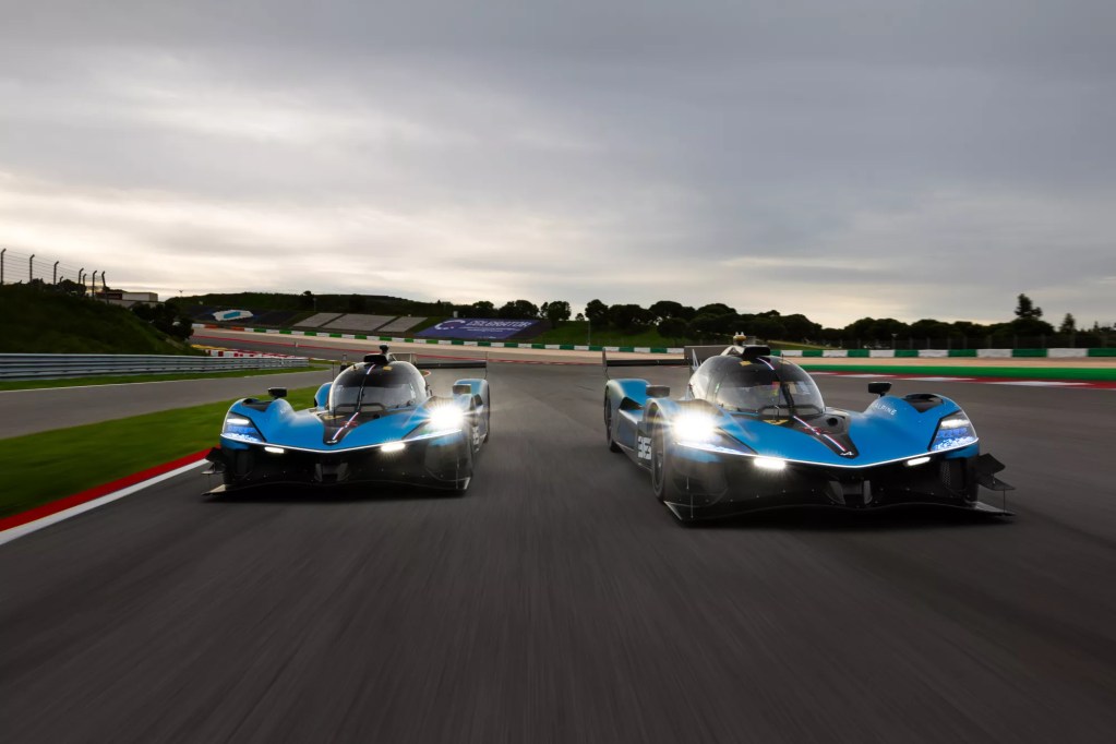 Le due alpine in un test a Portimao