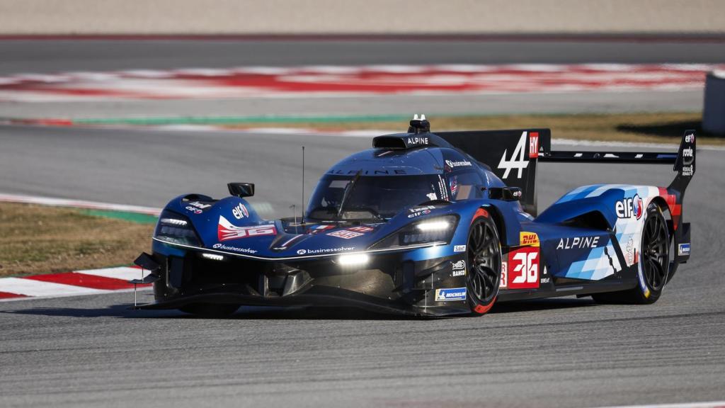 L'Alpine n. 36 nel test in Catalunya.